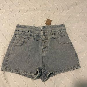 Vestique button shorts